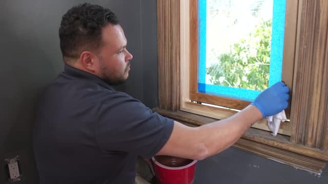 S43:E25 - West Roxbury Victorian: Focus on Finishes