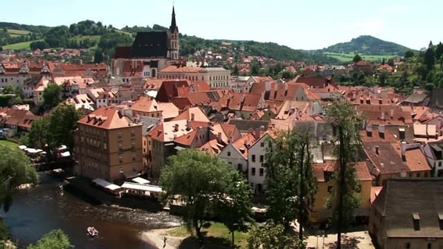 S01:E02 - Cesky Krumlov and Holasovice