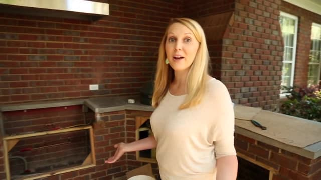 S01:E07 - Mailbox Garden / Moss Covered Initial / Concrete Pendant Lights