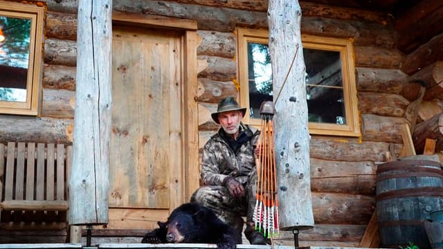 S01:E11 - Bear Hunt: Canadian Wilderness