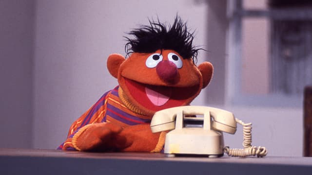 S01:E01 - Gordon Introduces Sally to Sesame Street