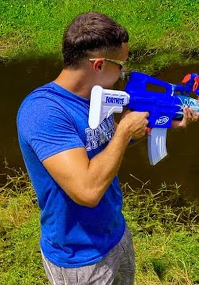 S04:E14 - Fortnite Blaster Catches Colorful Fish poster