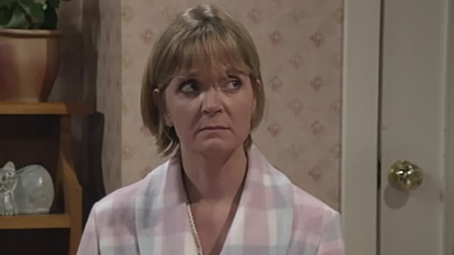 S01:E07 - Yuletide Spirit