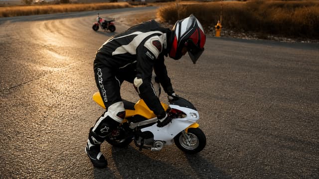 S01:E07 - Turbocharging Amazon's Cheapest Pocket Bike