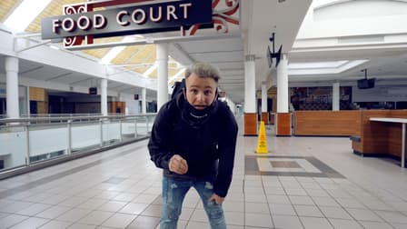 S01:E01 - My Abandoned Childhood Mall