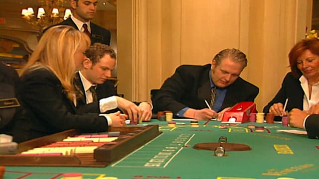 S01:E01 - Top Ten: Places to Spend a Fortune