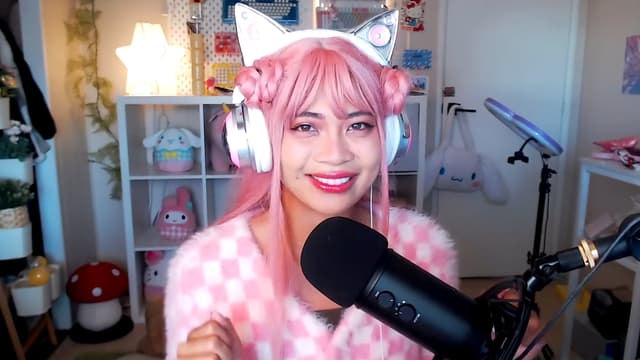 S01:E03 - SugarStar Buys Only Sanrio in Hawaii: Sanrio Plushies, Food, and Accessories