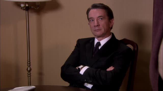 S03:E08 - I Look Like Frankenstein