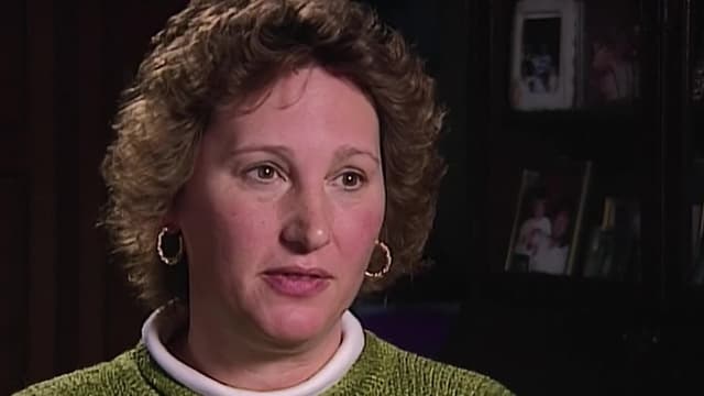 S03:E03 - Bedlam in the Burbs