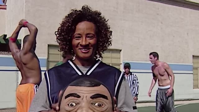 S02:E02 - Where's Roger?