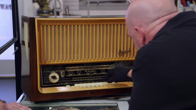 S04:E09 - Patriotic Pawn