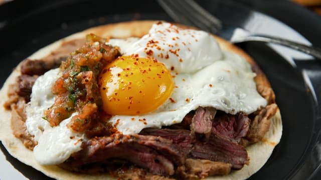 S01:E04 - San Antonio Grill
