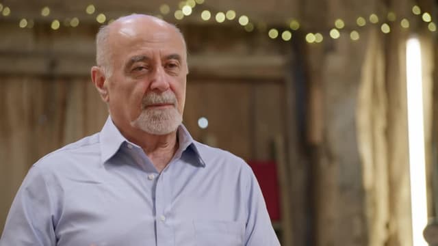 S08:E04 - Fishing Hut Painting, Flying Helmet, Oud