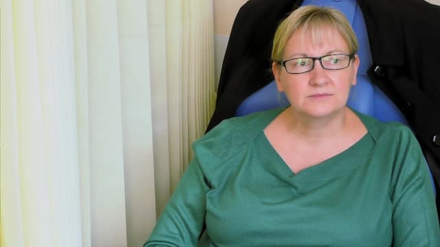 S01:E16 - Julia, Peter, Emma