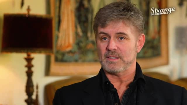 S03:E28 - First Fashion Cop