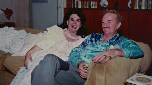 S03:E01 - Son of a Grifter