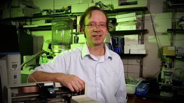 S10:E03 - Aliens and Robots