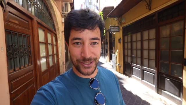 S01:E01 - Hours of Greek Street Food