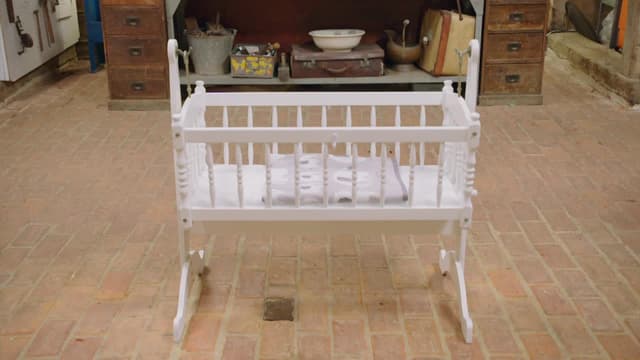 S08:E24 - Pogo Stick, Baby Crib, Indian Cookbook