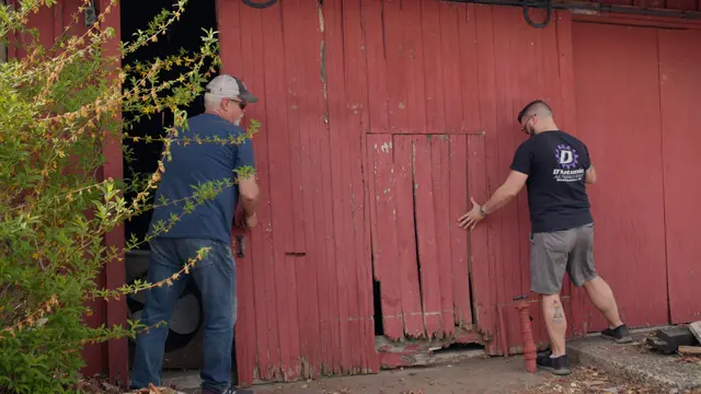 S01:E01 - Unboxing a Mustang