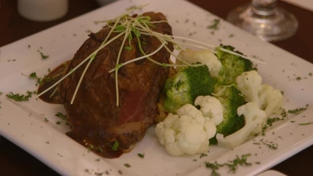 S01:E01 - Pow Wow Point Lodge