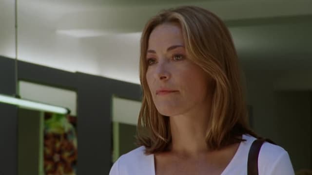 S02:E03 - Death of a Ladies' Man