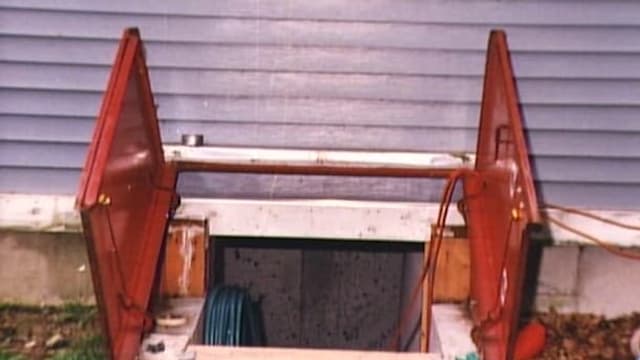 S01:E02 - The Boy and the Monster / Secret in the Cellar