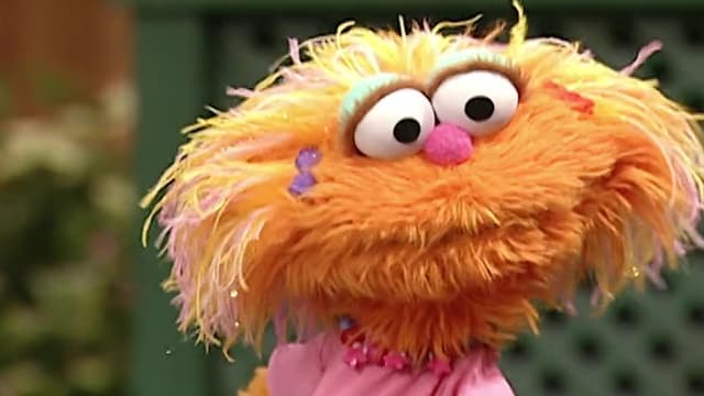 S37:E13 - Telly's Doll Freddy Play With Rocco