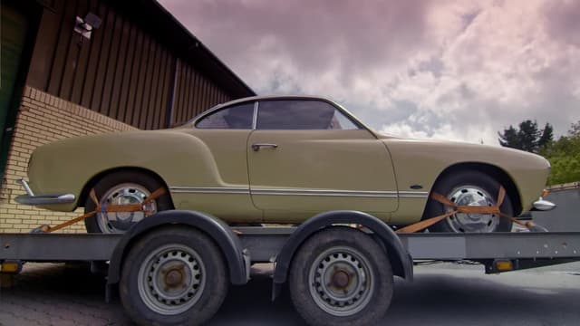 S01:E01 - Volkswagen Karmann Ghia