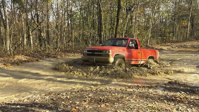 S01:E01 - Installing 4/6 Lowering Kit on a Chevy K1500 4x4