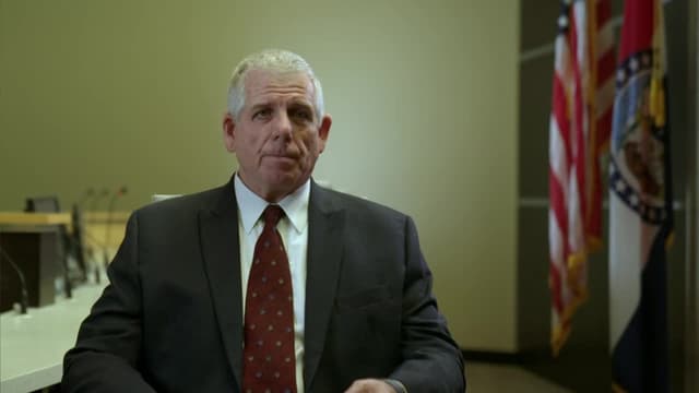 S03:E01 - Whitney Gray and Kira Steger