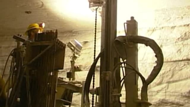 S02:E02 - Deep Underground