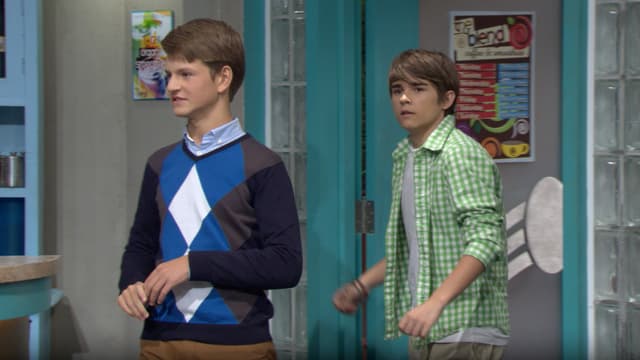 S02:E01 - Do You Wanna Dance With Boys