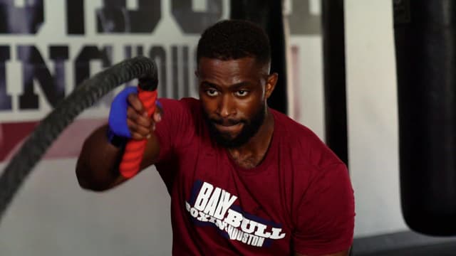 S13:E10 - Locked Out