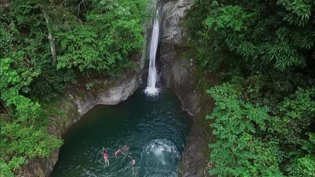 S01:E06 - Fiji's Saw-I-Lau Caves