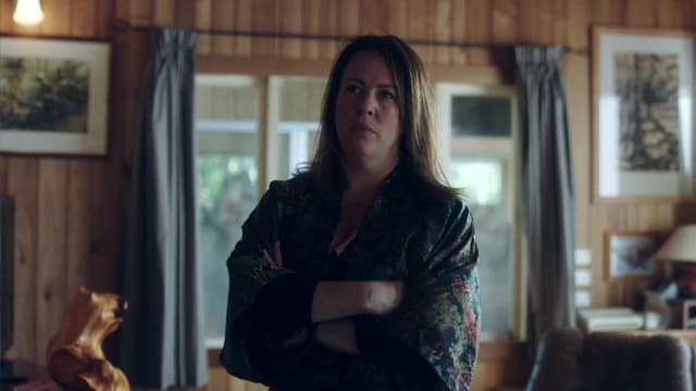 S01:E02 - The Lights