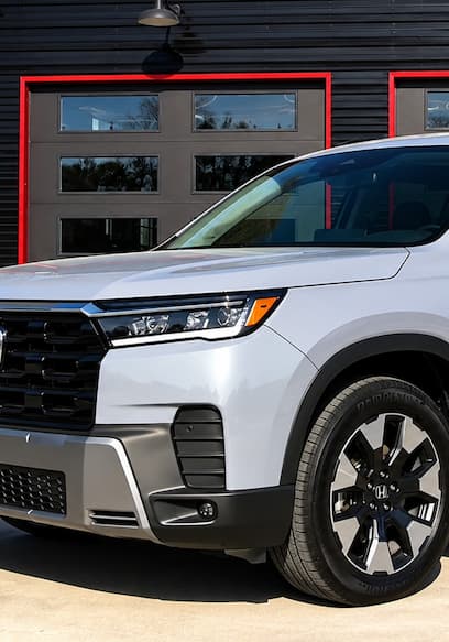 S01:E08 - Honda Pilot Elite: A Refined Three-Row Family SUV poster