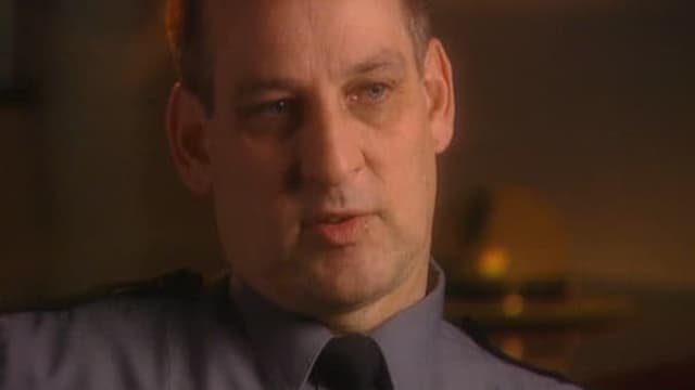 S03:E24 - Bump in the Night / Hitchhike to Murder