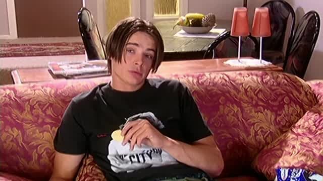 S01:E05 - Being Kissed