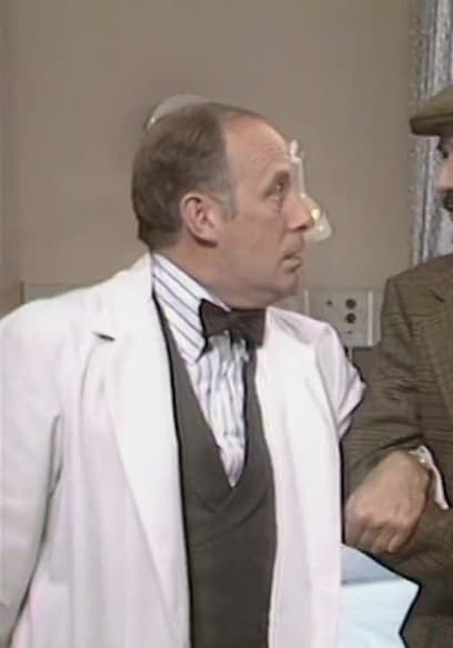 S01:E07 - Is There a Doctor in the House? poster