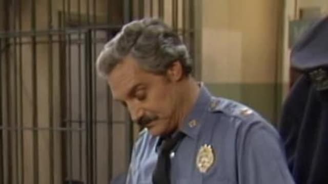 S06:E14 - Uniform Days