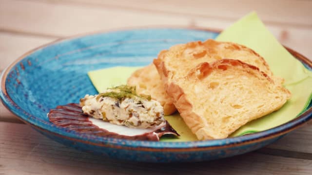 S01:E04 - Coastal Delights