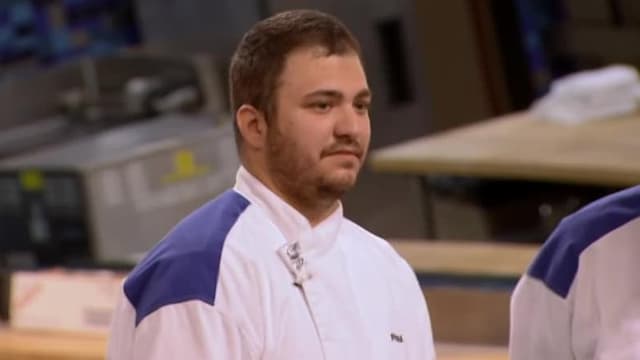 S09:E10 - 8 Chefs Compete