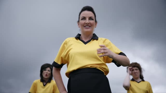 T03:C03 - S03:E03 - The Camogie Team