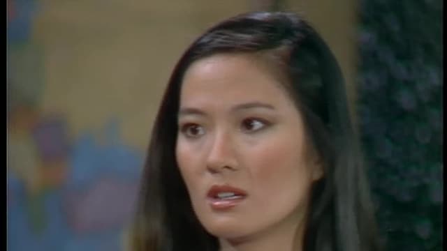 T03:C318 - S03:E318 - Almost American