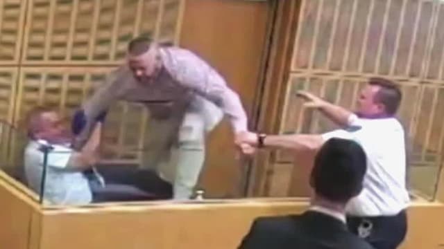 S04:E94 - Top Five: Outrageous Outbursts 3