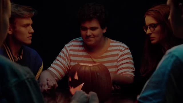 S04:E02 - Trick / Devil’s Night