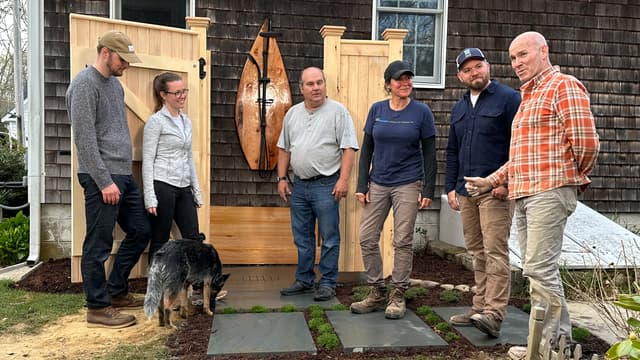 S23:E17 - Outdoor Shower