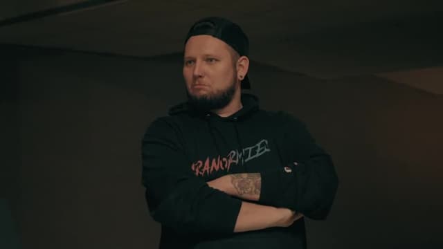 S01:E08 - Selkirk Bowling Centre