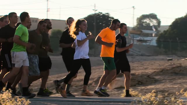 S01:E05 - We’re Getting Ready for War